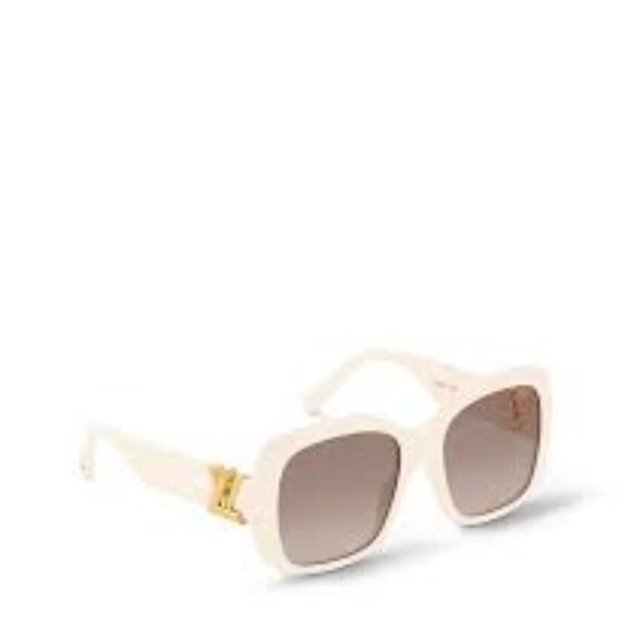 Disney Christmas 2025 Lil Rin Rin Plush Badge Red New